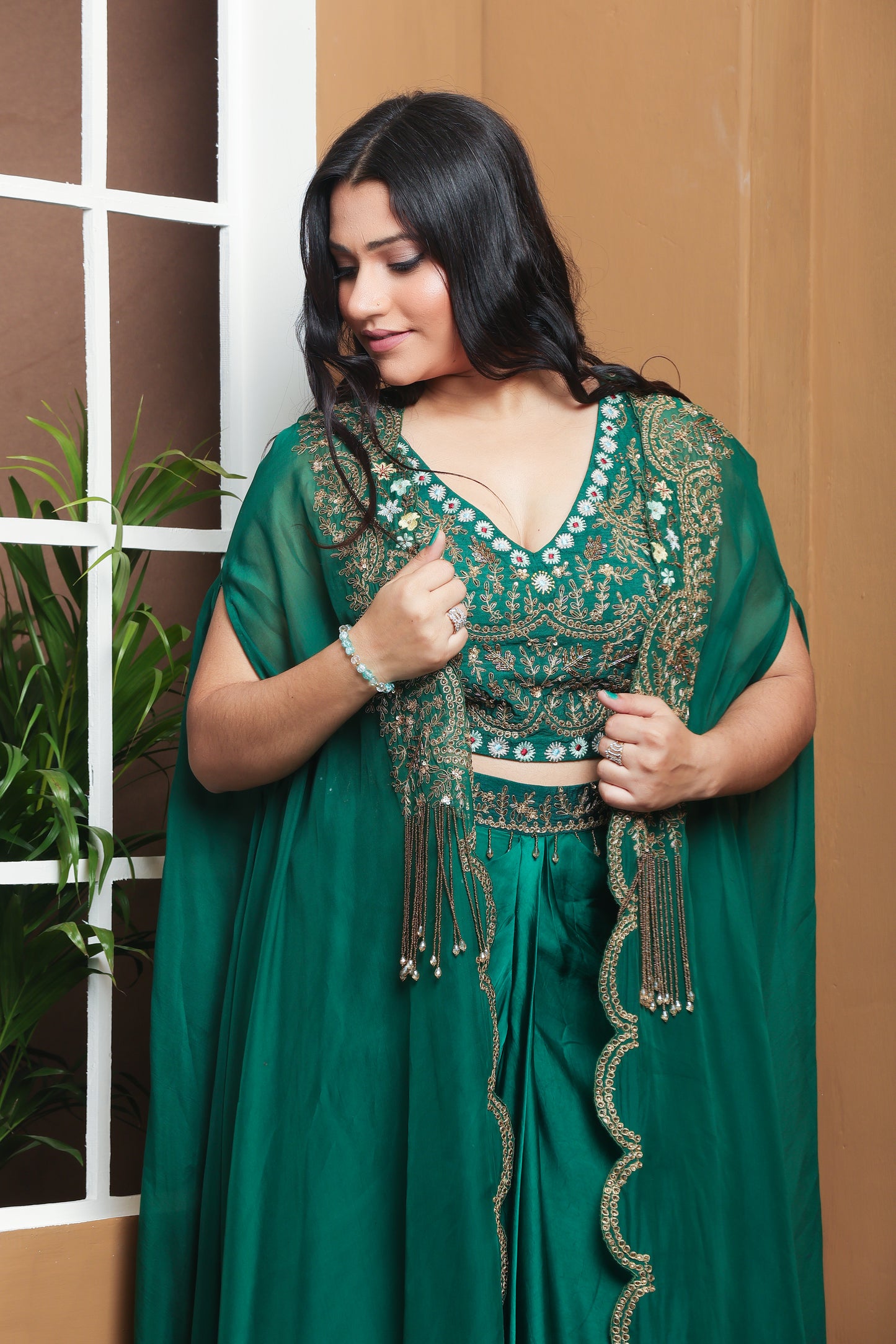 Regal Green Cape Set – A Blend of Grace and Modernity